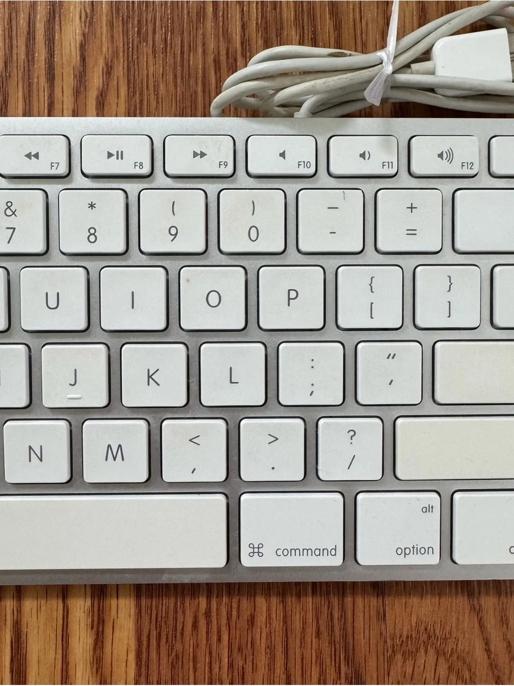Apple USB Wired Keyboard with Numeric Keypad (Model A1243)